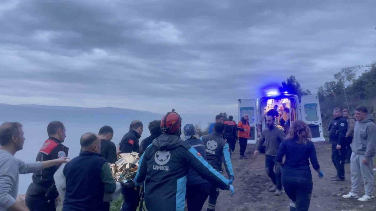 Bursa Mudanya’da su kuyusunda metan gazından etkilenen baba ve oğlu kurtarıldı