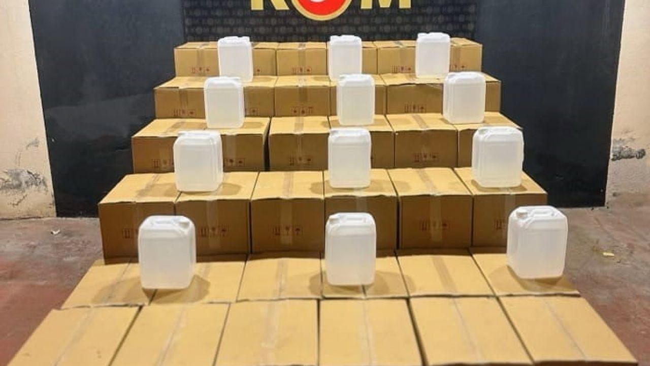 Bursa Nilüfer'de sahte alkol operasyonu: 1000 litre etil alkol ele geçirildi
