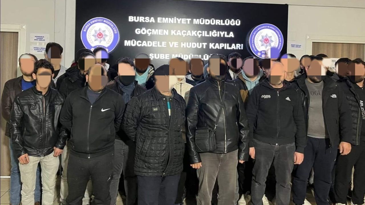 Bursa Yıldırım’da kaçak yabancı uyruklu çalışanların bulunduğu iş yerine operasyon: 46 gözaltı