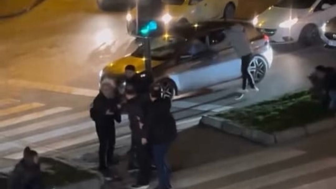 Bursa Yıldırım'da Trafikte Çıkan Kavgada Çocuğun Yola Savrulması Güvenlik Endişesi Yarattı
