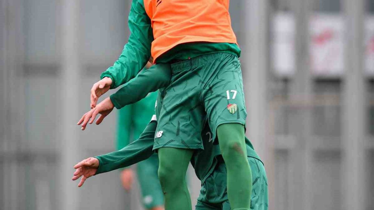 Bursaspor, Adanaspor maçı hazırlıklarına Özlüce'de başladı