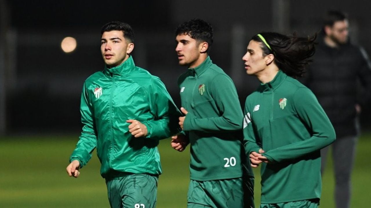 Bursaspor, Antalya'da Devre Arası Kampının İkinci Etabına Başladı