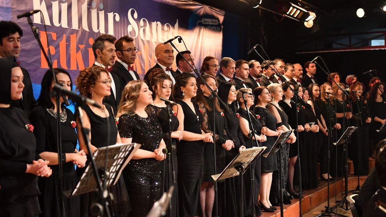 Büyükkılıç: 'Kültür olmadan olmaz, sanat olmadan olmaz' — Konservatuvarın Rast Faslı konseri Kadir Has'ta