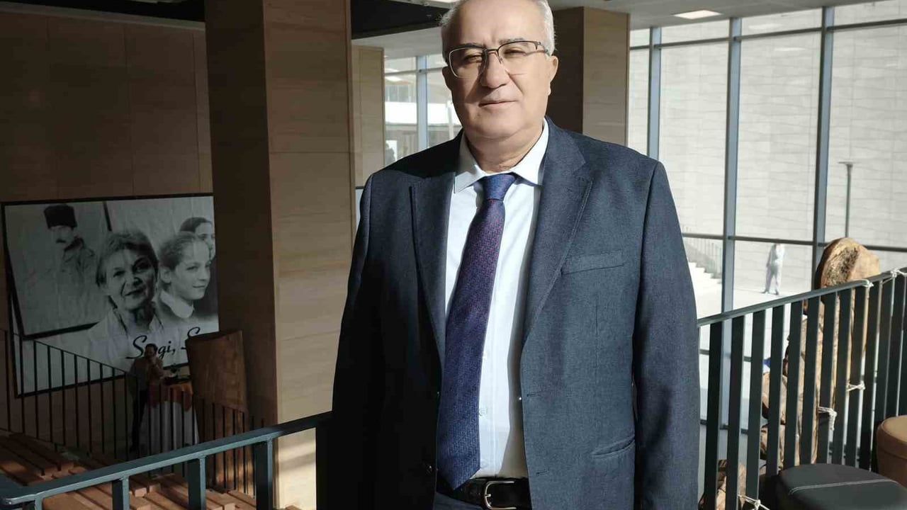 Çameli Belediye Başkanı Cengiz Arslan'a 2025 Yılının En Başarılı İlçe Belediye Başkanı Ödülü verildi