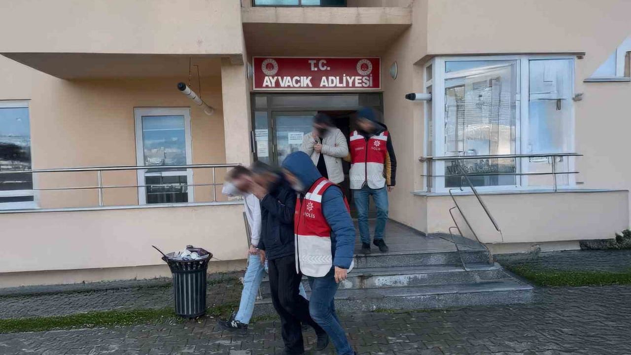 Çanakkale'de 28 Afganistan uyruklu kaçak göçmen yakalandı; 3 şüpheli tutuklandı