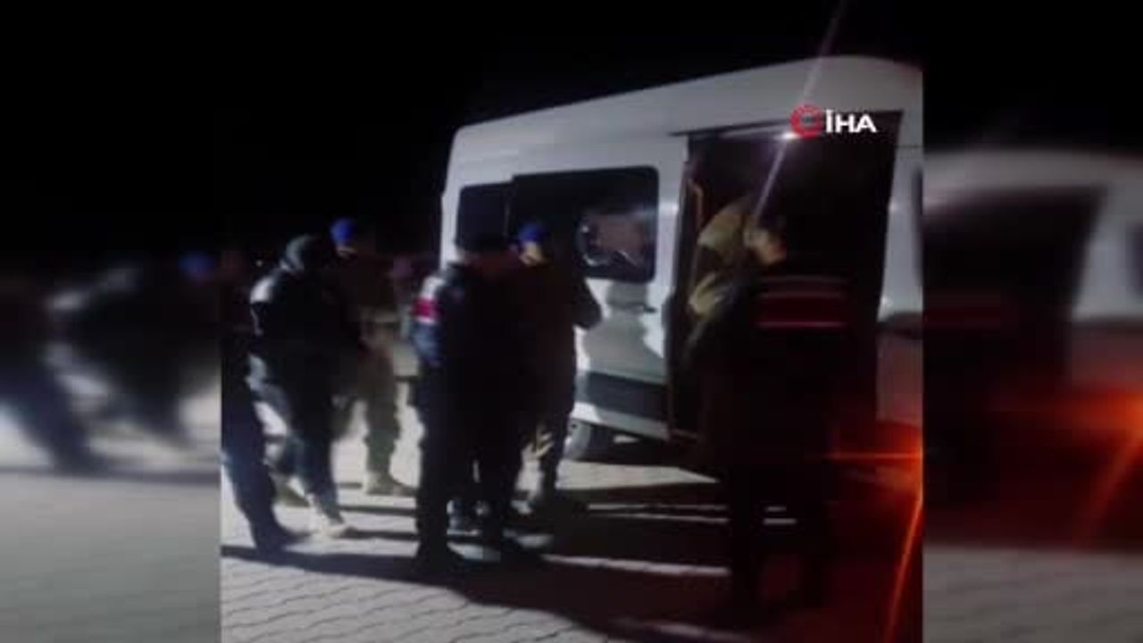 Çanakkale'de göçmen kaçakçılığı operasyonu: 4 organizatör tutuklandı, 25 göçmen GÖKSEM'e sevk edildi