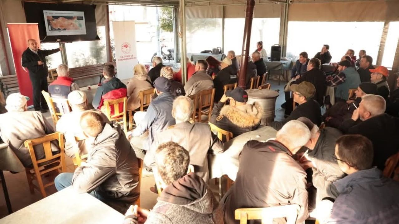 Çanakkale'de üreticilere iklim seferberliği: 'Tarla Bitkilerinde Kuraklık ve Sıcaklık Etkisi' eğitimi