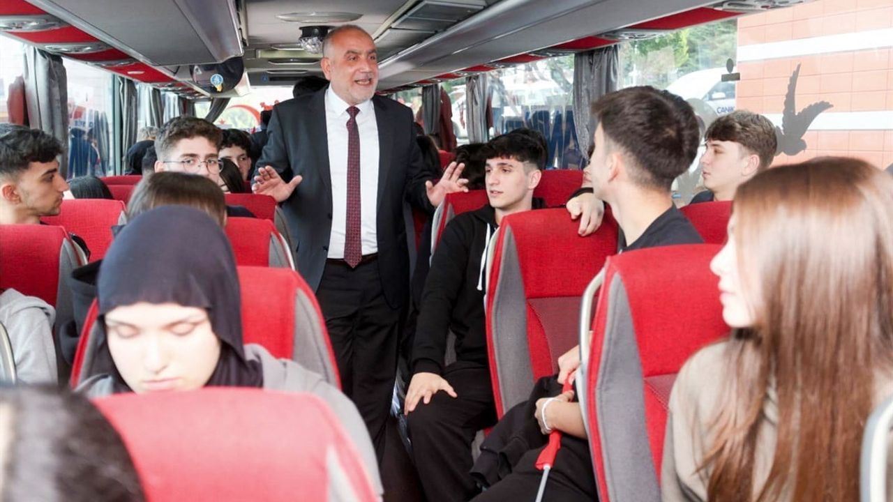 Canikli Gençler 'Ecdadın İzinde' Projesiyle 12. sınıf Öğrencilerini Çanakkale'ye Taşıyor