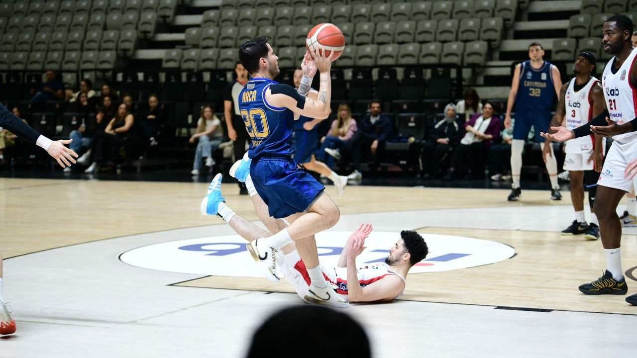 Çayırova Belediyesi, iLAB Basketbol'u 97-67 yendi ve ligde 16. galibiyetini aldı