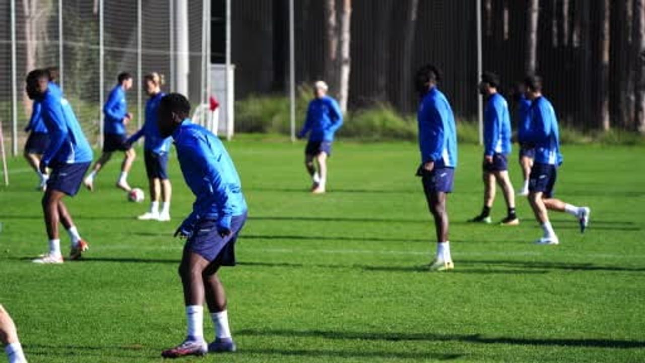 Çaykur Rizespor Serik kampında ikinci yarı hazırlıklarını tamamlamaya hazırlanıyor