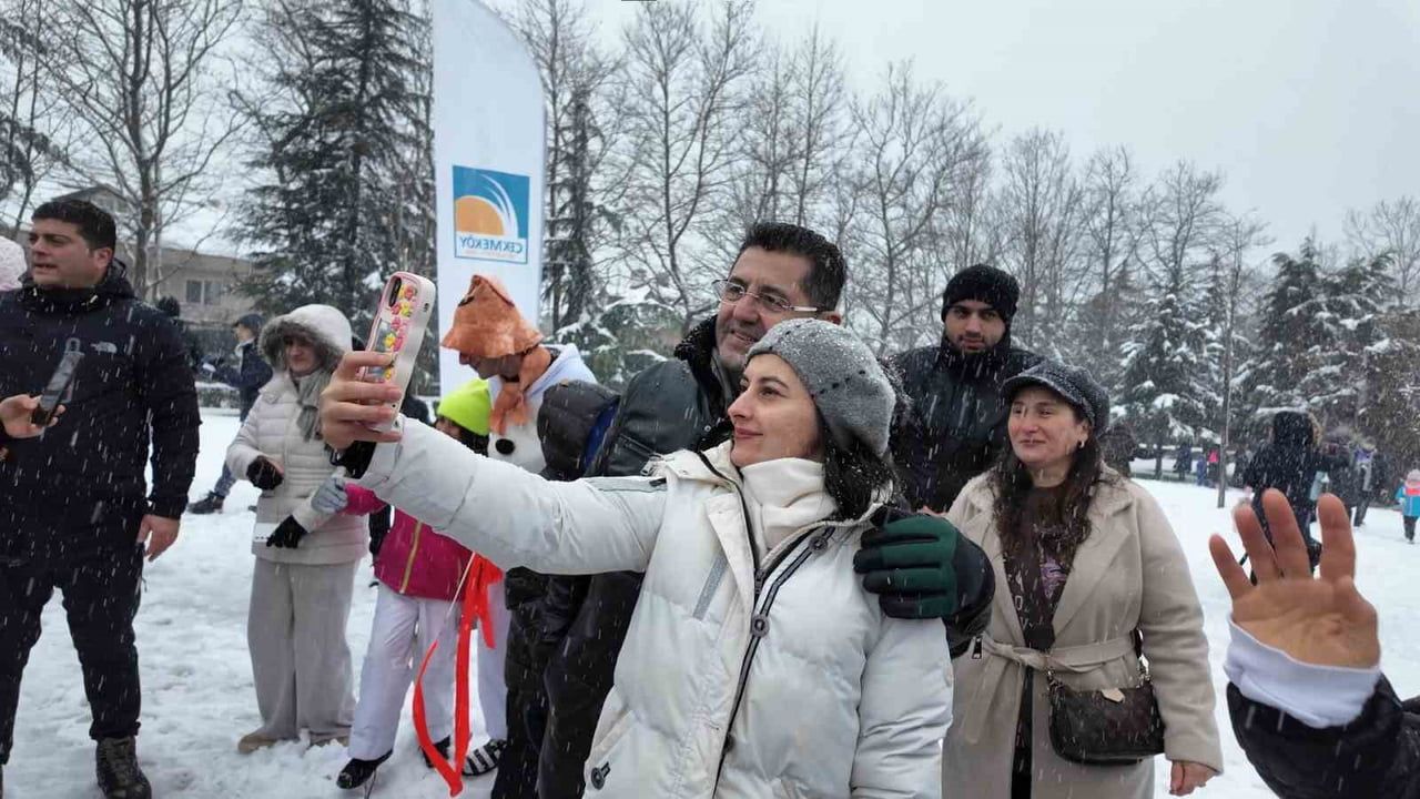 Çekmeköy'de kar şenliği Şehit Üsteğmen Arif Kalafat Doğa Parkı'nda gerçekleşti