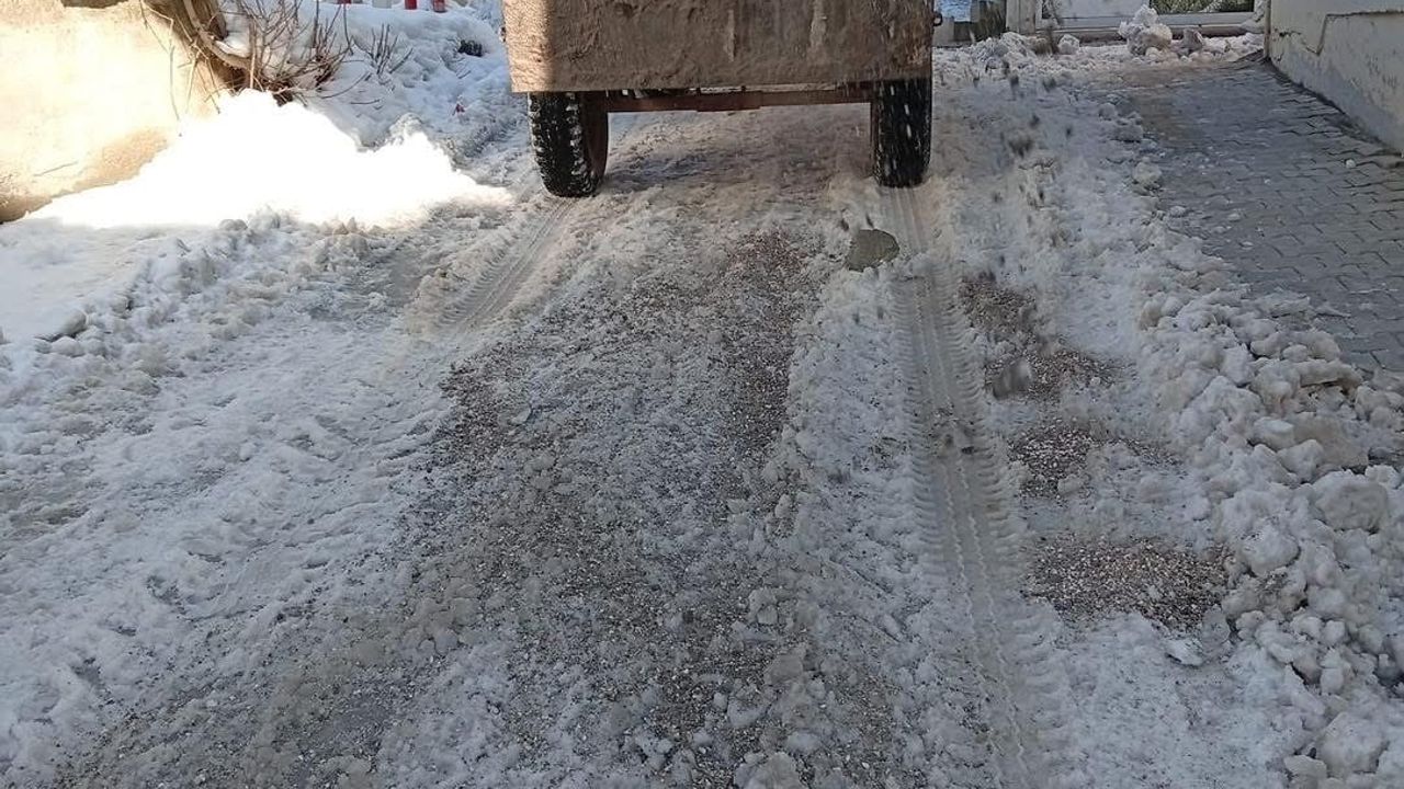 Çermik’te kar sonrası belediye ekipleriyle hayat normale dönüyor