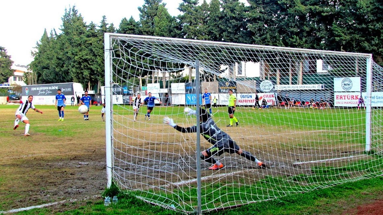 Çeşme Belediyespor evinde 3-2 mağlup oldu: Güzelbahçe FSK üstün oyunla kazandı
