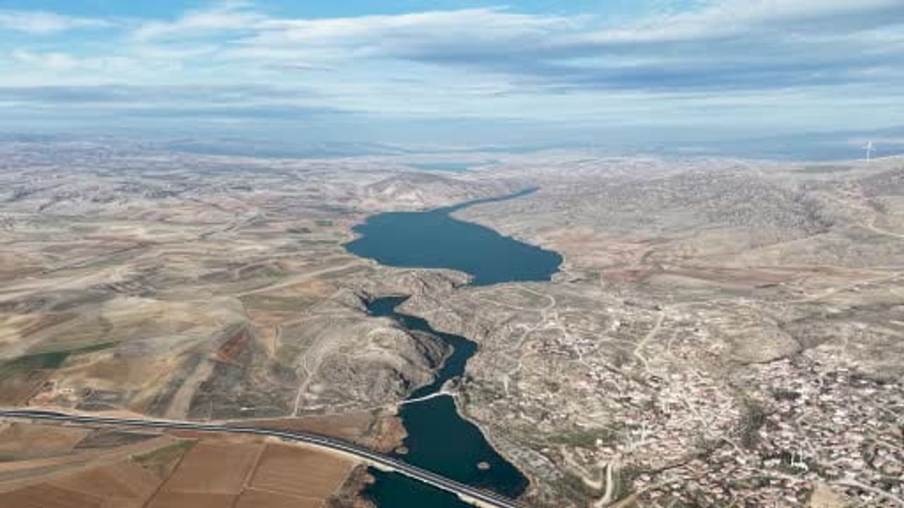 Çeşnigir Köprüsü ve Kanyon: Kırıkkale'de Selçuklu Mirası ile Doğanın Buluşması