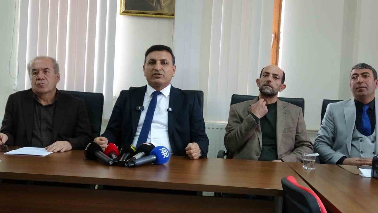 CHP'li Yazıhan Belediye Başkanı Abdulvahap Göçer: 'Partiden ayrılmayacağız, disiplin sürecinden objektif karar bekliyoruz'