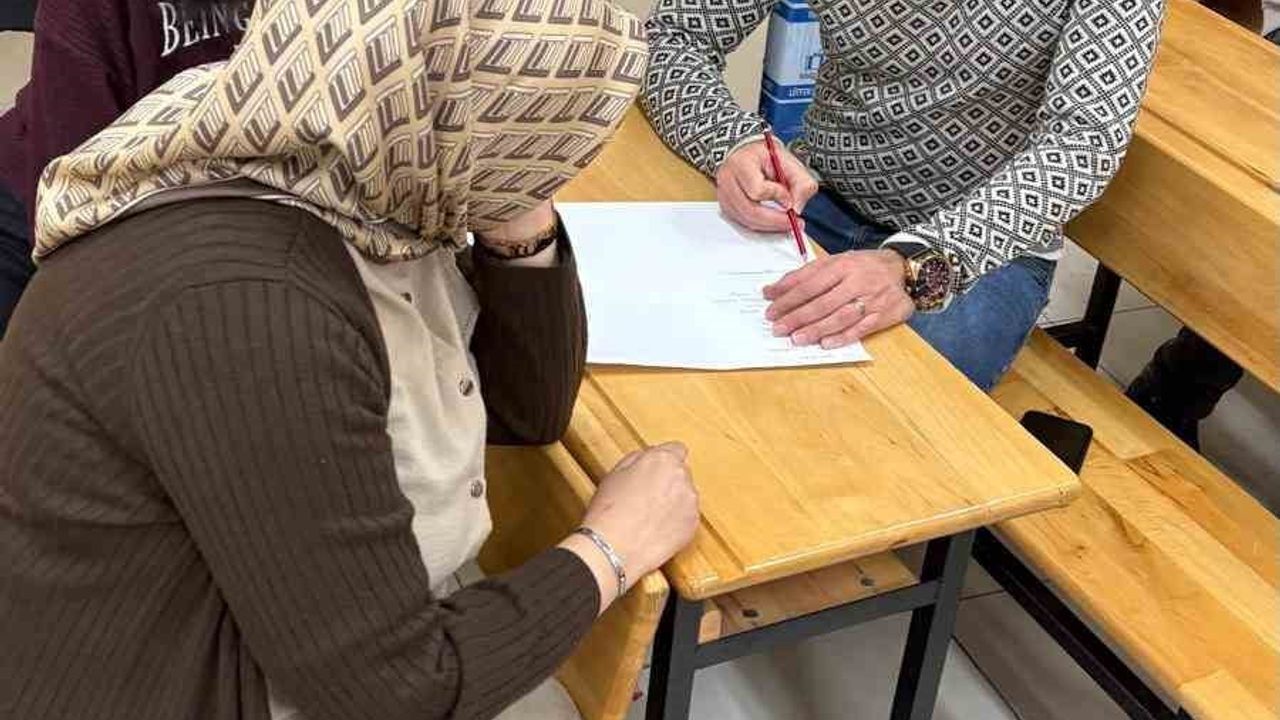 Çilimli İbrahim Hoşver İlkokulu'nda velilere Biçimlendirici Değerlendirme Eğitimi verildi