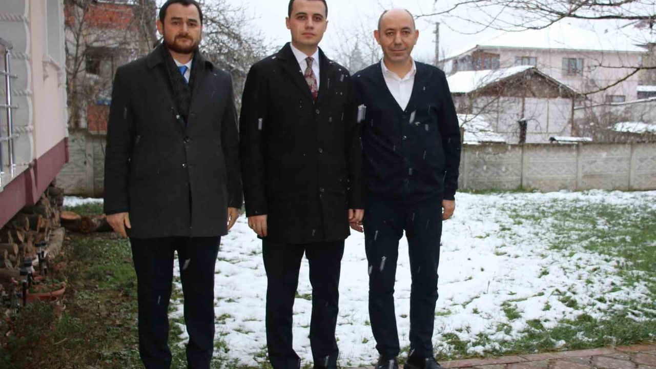 Çilimli Kaymakamı Furkan Alpay, Şerefiye Mahallesi'nde Özbal Ailesini Evinde Ziyaret Etti