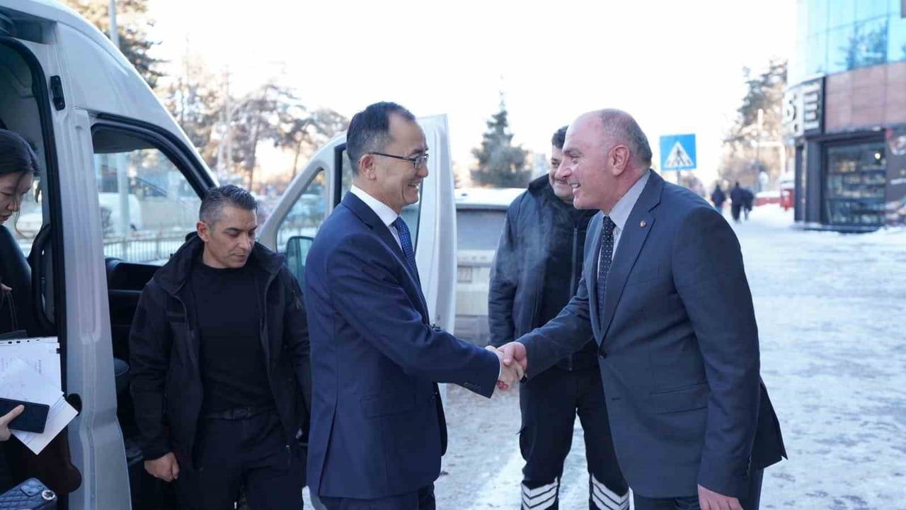 Çin Büyükelçisi JIANG Xuebin ETSO'yu Ziyaret Etti: Yatırım, Ticaret ve Kış Turizmi İş Birliği Görüşüldü