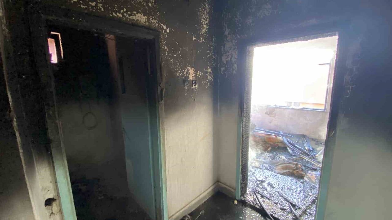 Çorum Gülabibey Mahallesi'nde 3 katlı metruk binada yangın söndürüldü