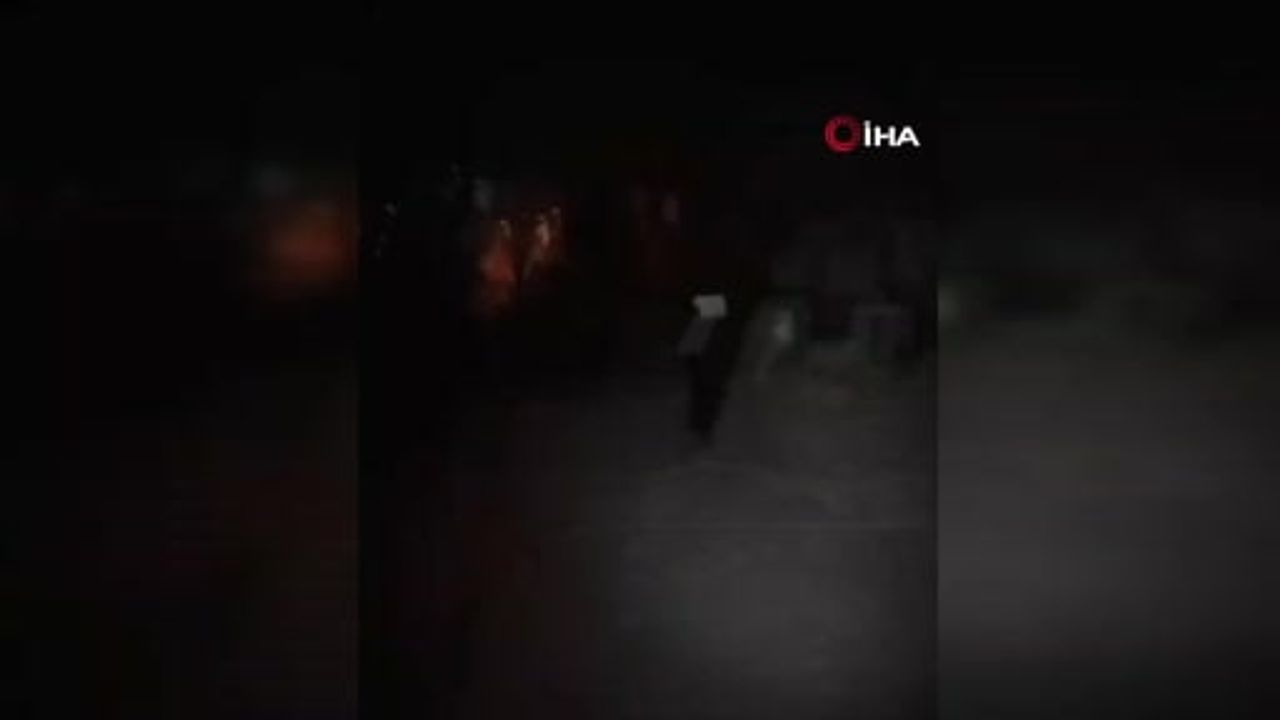 Çorum Sungurlu'da 13 yıl hapis cezası bulunan firari çatılardan atlayarak kaçmaya çalıştı, polis yakaladı