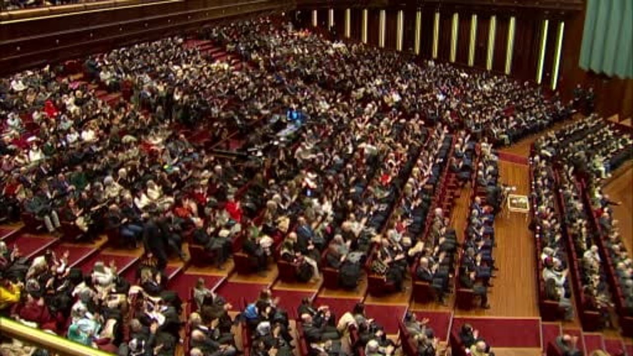 Cumhurbaşkanı Erdoğan, Beştepe’de Yaşayan İnsan Hazineleri ve Kültür Bakanlığı Özel Ödüllerini Takdim Etti