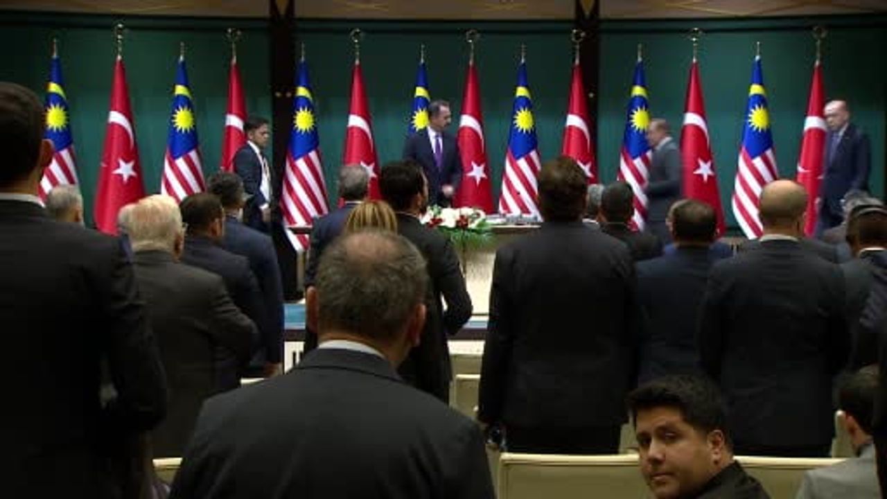 Cumhurbaşkanı Erdoğan, Malezya Başbakanı ile Türkiye‑Malezya Yüksek Düzeyli Stratejik İşbirliği Konseyi İlk Toplantısı'nda Ortak Basın Toplantısı Düzenledi
