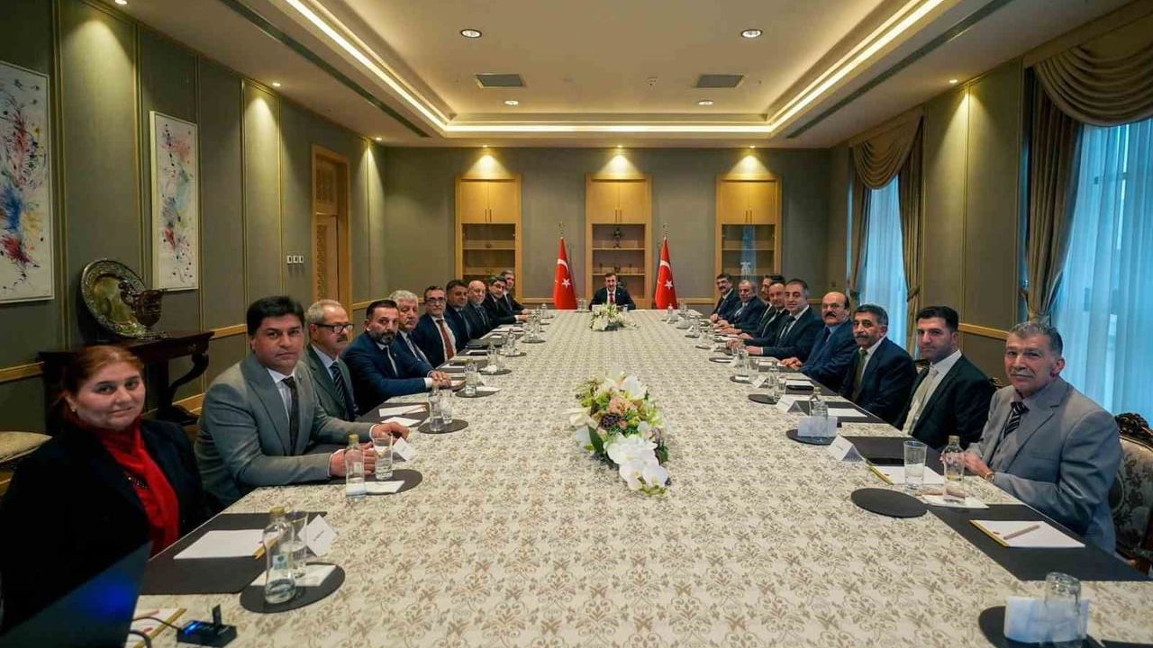 Cumhurbaşkanı Yardımcısı Cevdet Yılmaz, Avrupa’dan Gelen Ezidi Temsilcilerini Cumhurbaşkanlığı Külliyesi’nde Ağırladı