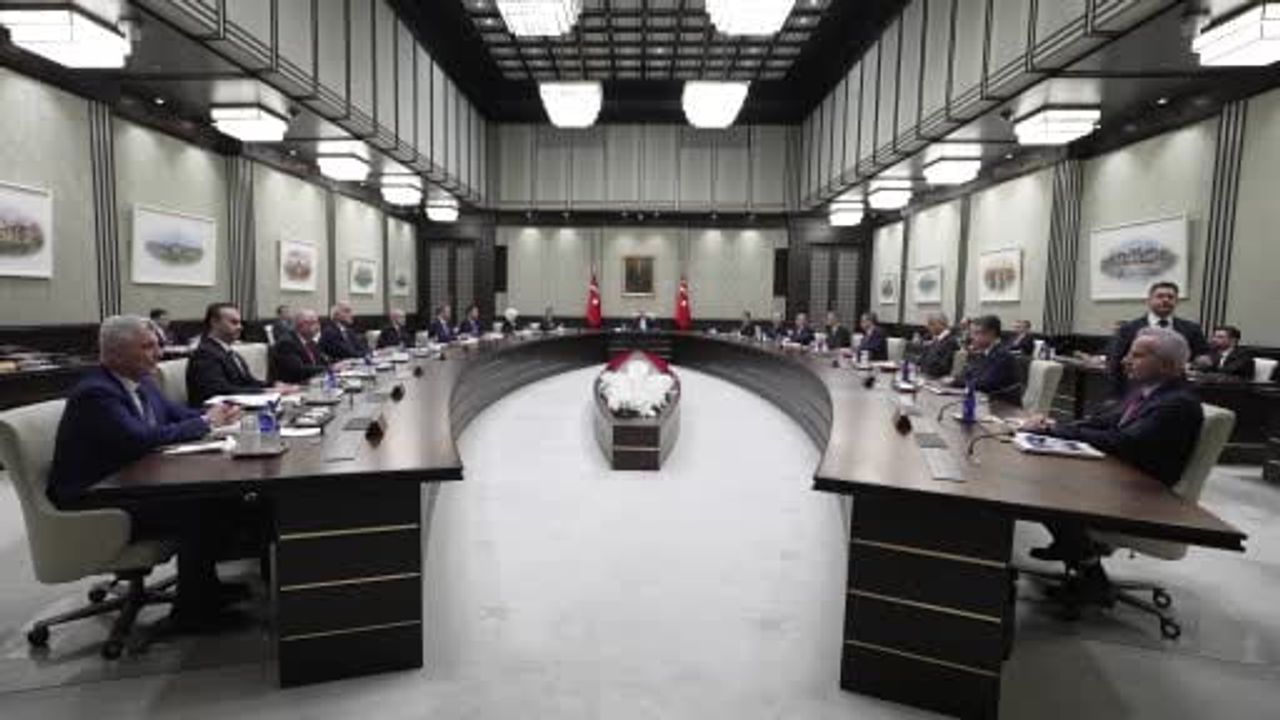 Cumhurbaşkanlığı Kabinesi, Cumhurbaşkanı Recep Tayyip Erdoğan Başkanlığında Toplandı