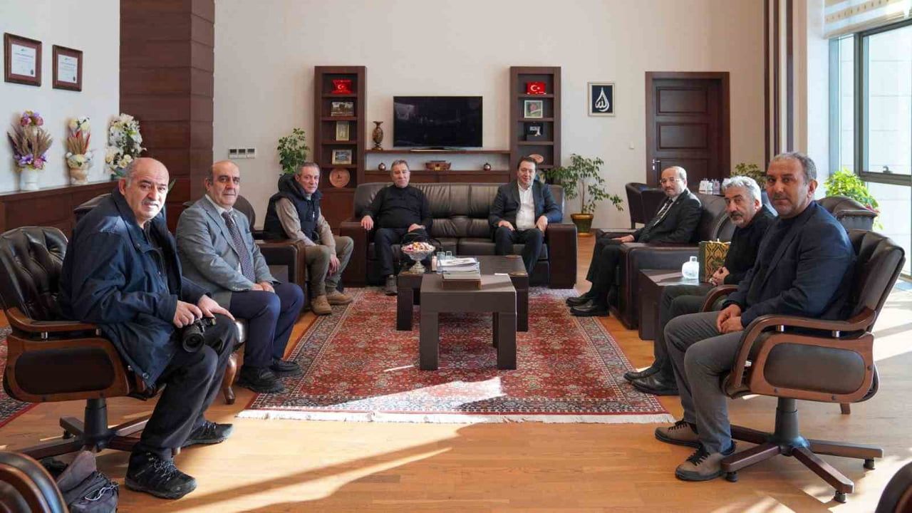 DAGC ve DGF heyeti Rektör Prof. Dr. Bülent Çakmak’ı ziyaret etti