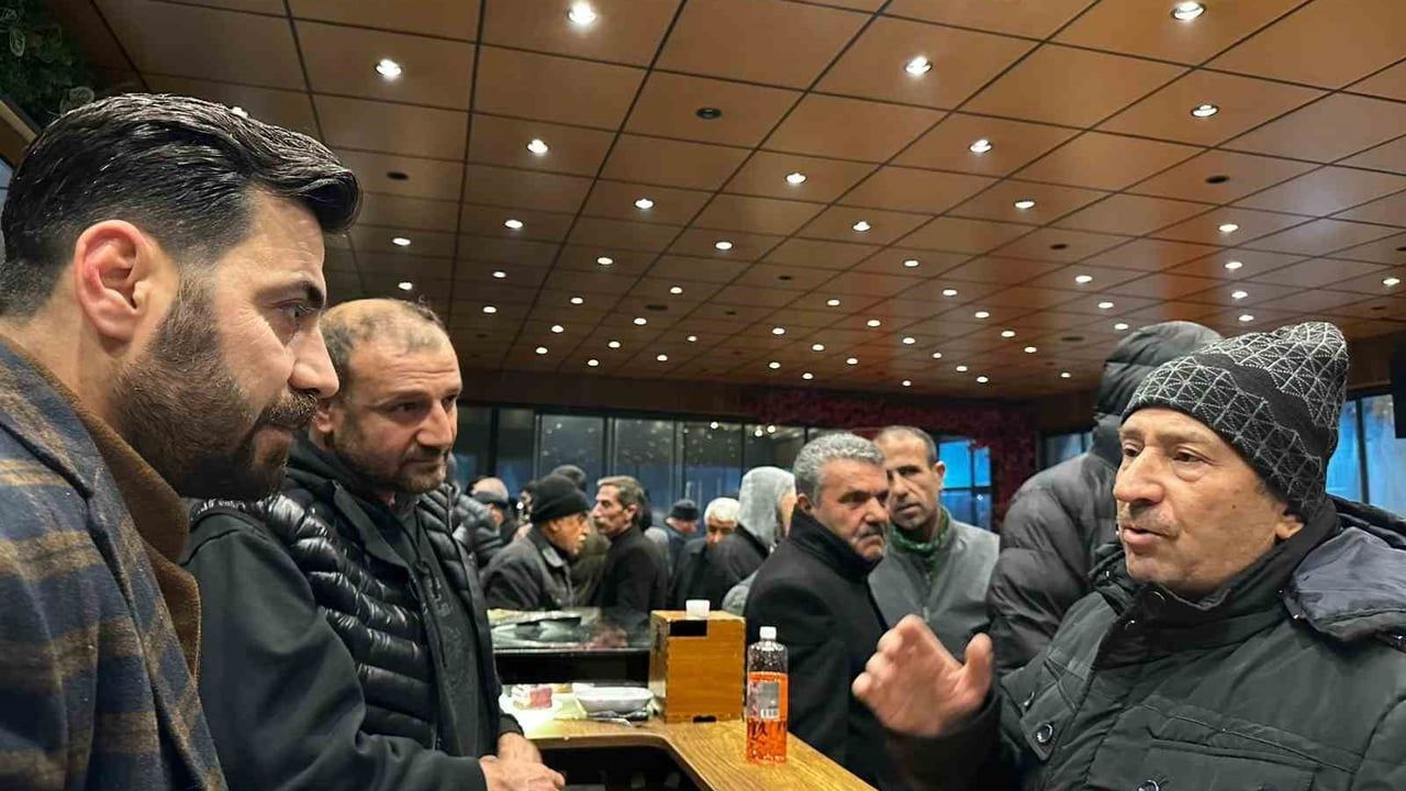 Darende Belediyesi, kar nedeniyle yolda kalanları sosyal tesislerde ağırladı