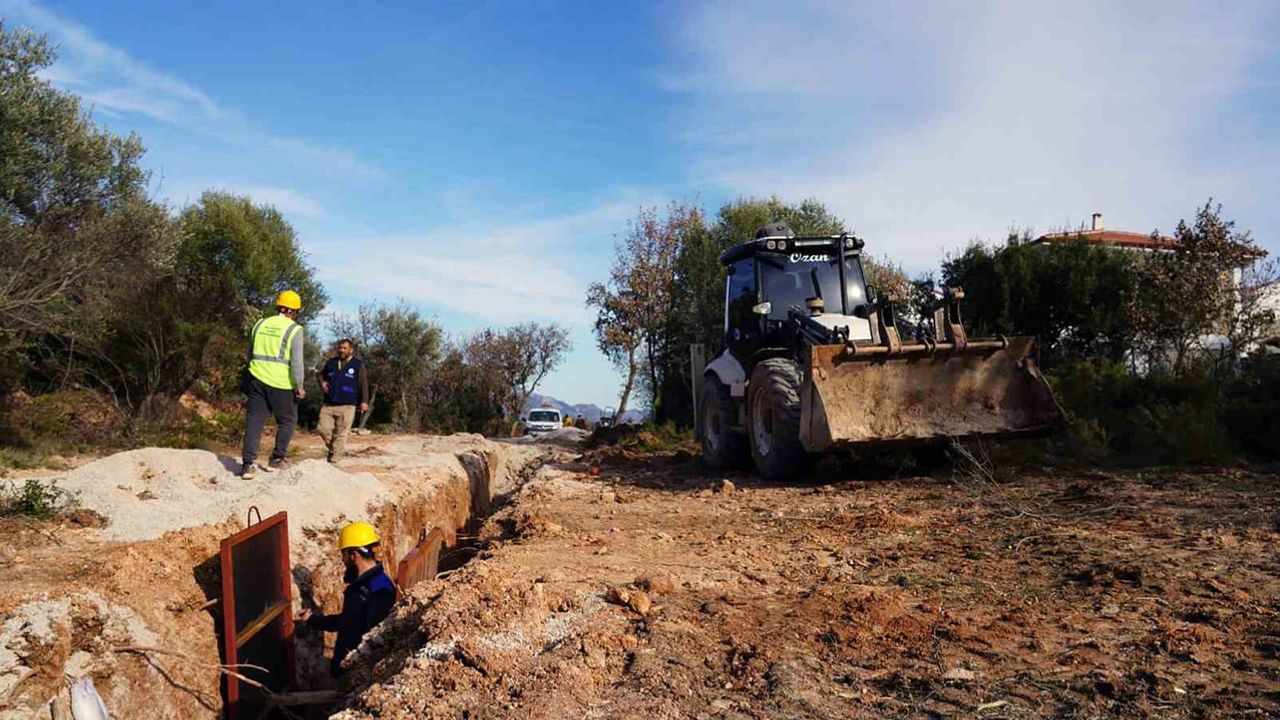 Datça Çomarlık’ta 5 bin metrelik kanalizasyon hattı çalışmaları başladı