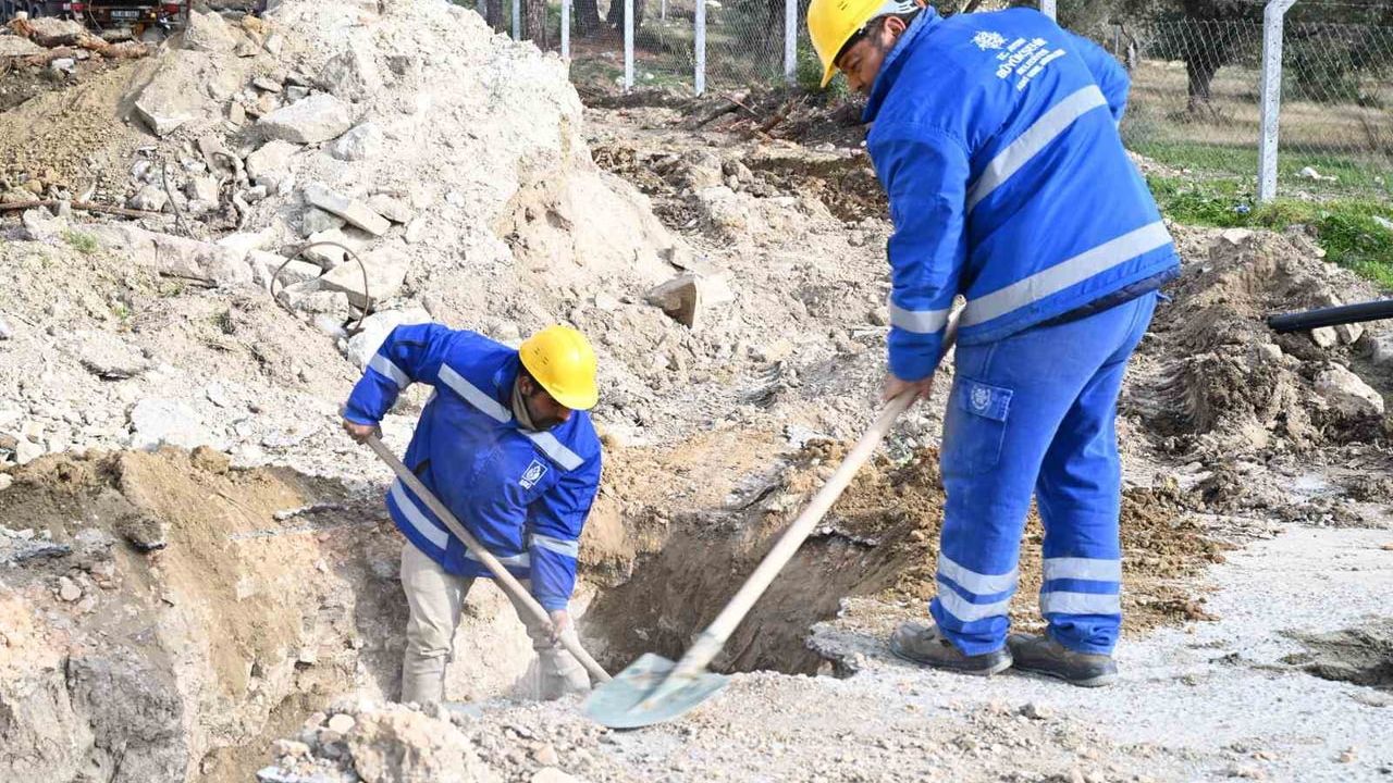 Davutlar Mahallesi'nde kanalizasyon hattı çalışmaları sürüyor — ASKİ 3 milyon 500 bin TL yatırım