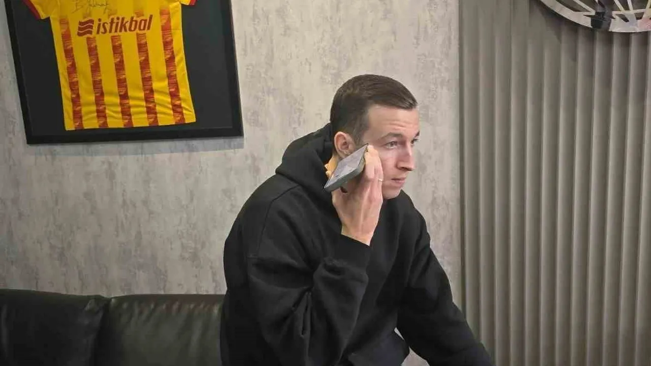 Denis Makarov Kayseri’ye Geldi: Kayserispor Transferi Maçı Locadan İzledi