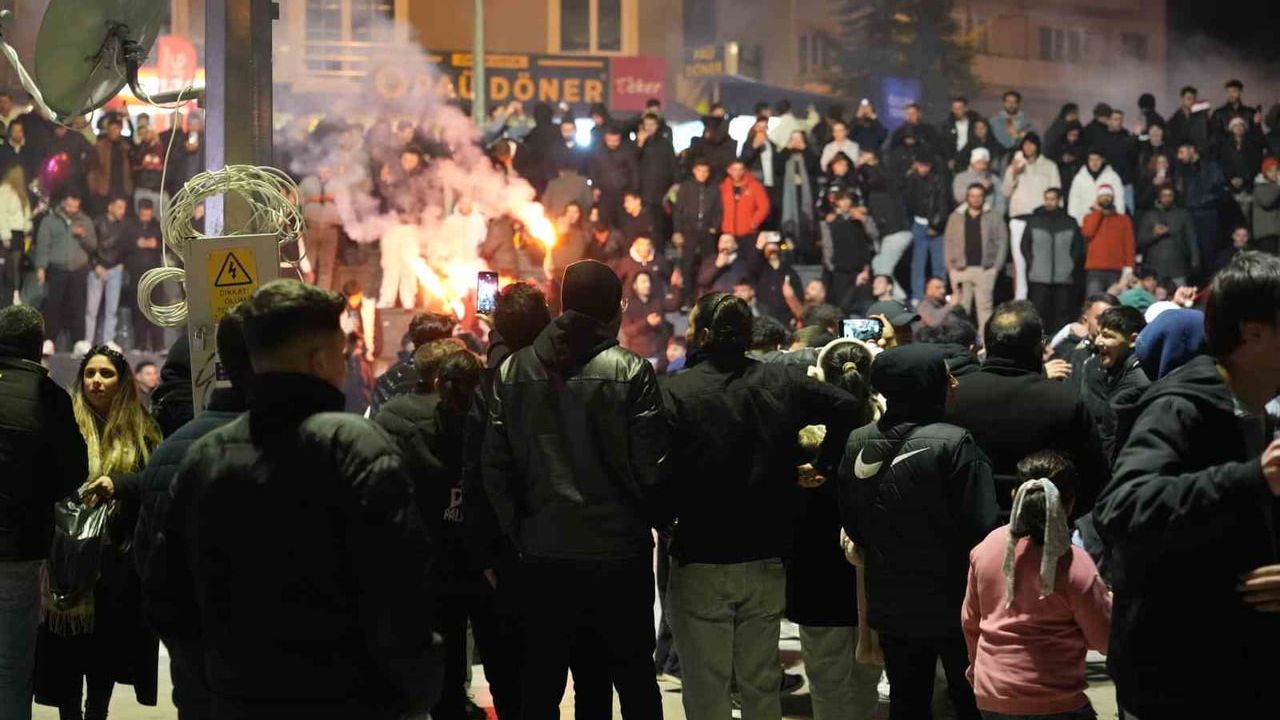 Denizli 2026’ya Coşkuyla Girdi: Vali Coşkun Görev Başındaki Personeli Ziyaret Etti