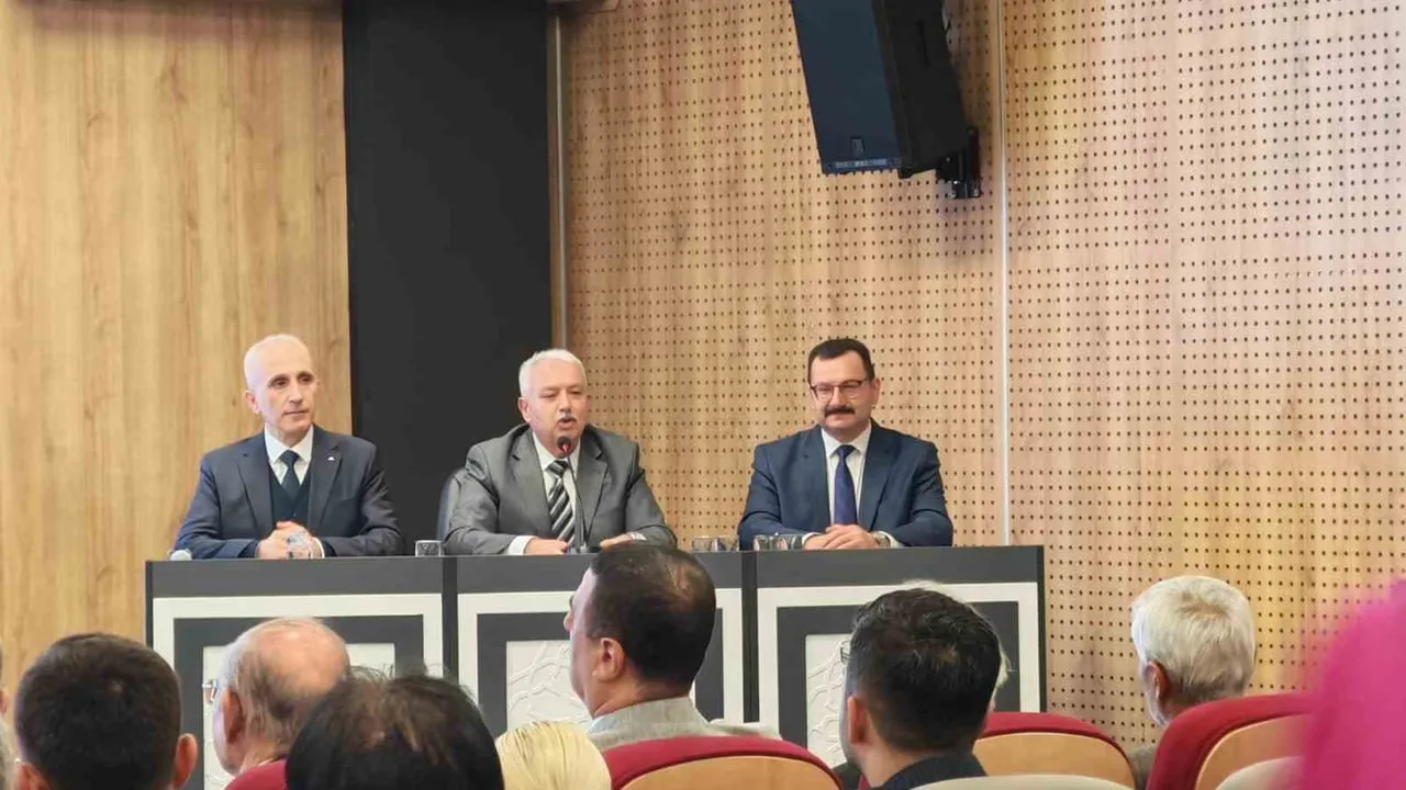 Denizli'de 2025 'Altın Ok' Ödülü Vali Ömer Faruk Coşkun'a Verildi