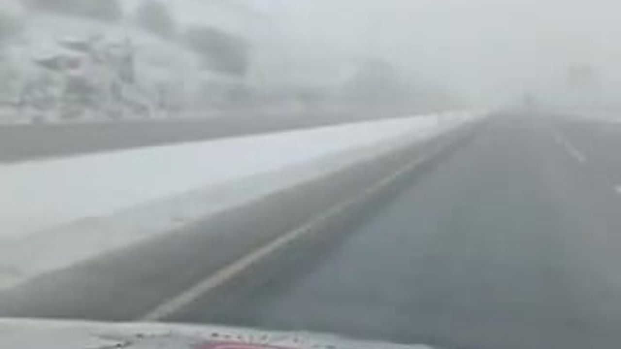 Denizli'de yüksek kesimlerde kar yağışı: Emniyet sürücüleri uyardı