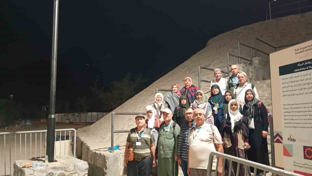 Denizlili umreciler Mekke'de Cin Mescidi ve Cennetü’l Muallâ ziyaretlerini gerçekleştirdi