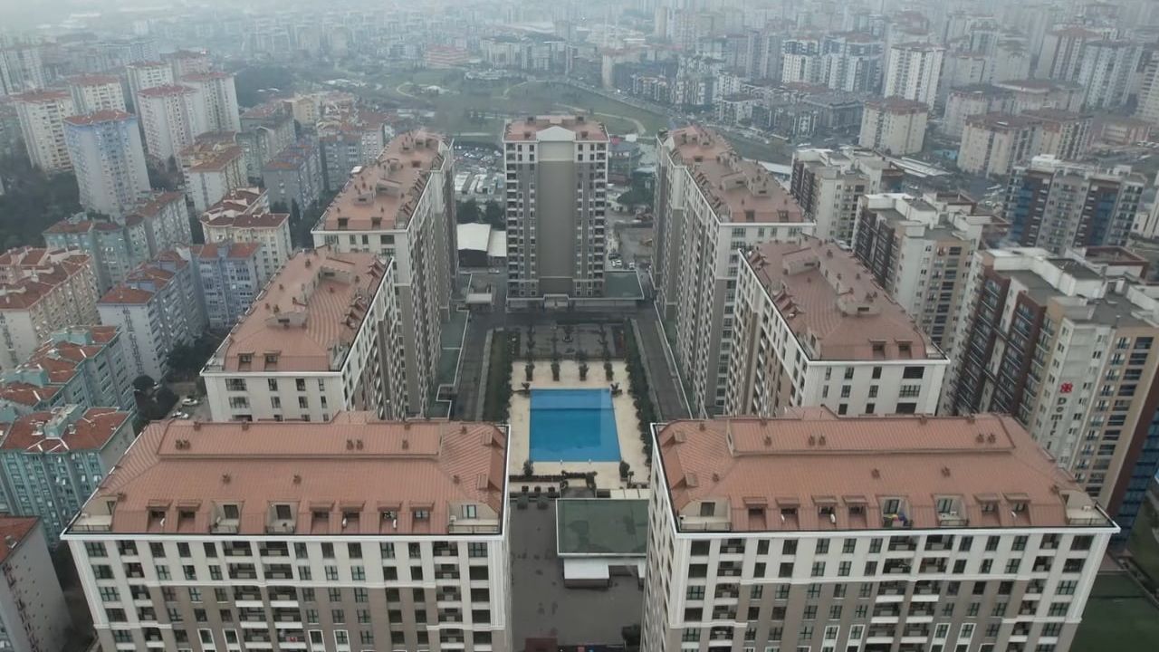 Derya Çayırgan’ın 'biriktirip aldım' dediği Beylikdüzü rezidansı havadan görüntülendi