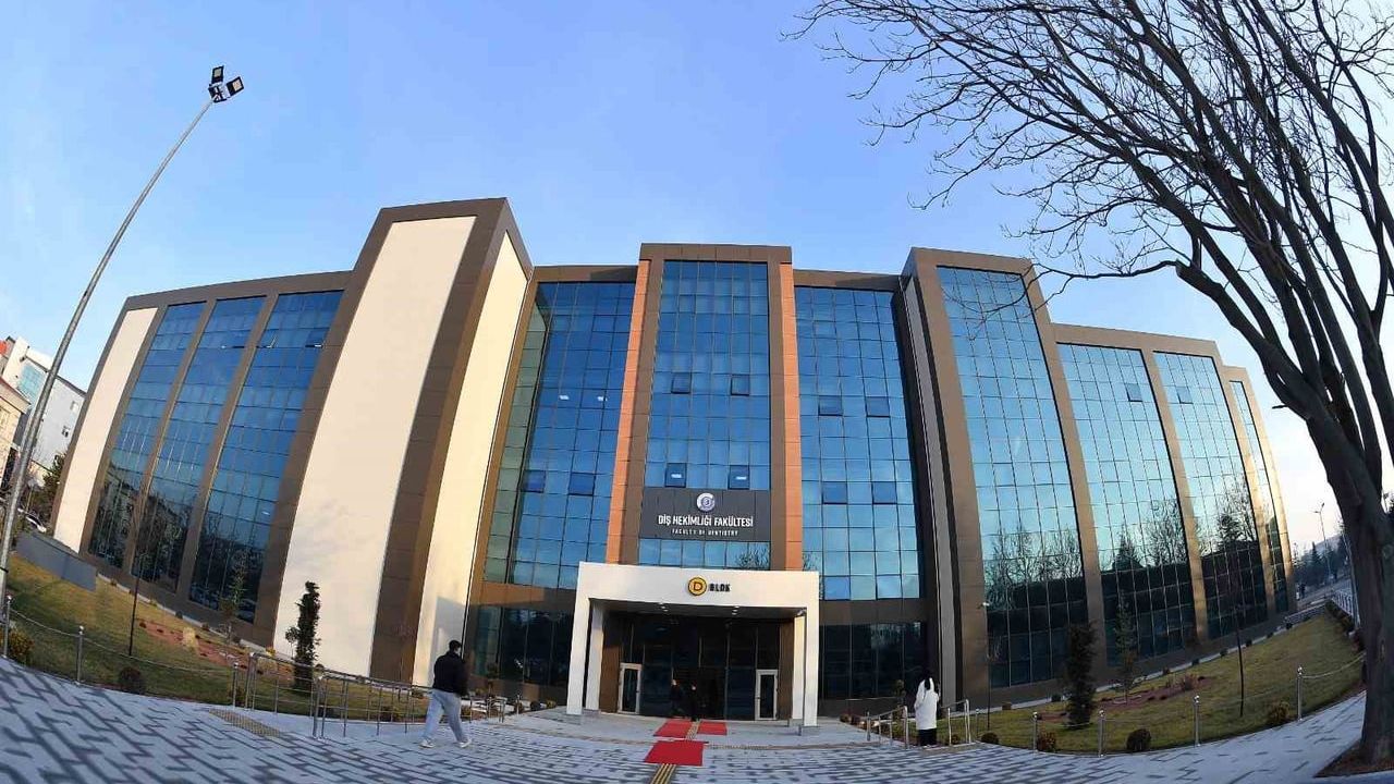 Diş Hastanesi Ek Binasına 4 Bini Aşkın Kitapla Okuma Salonu Açıldı