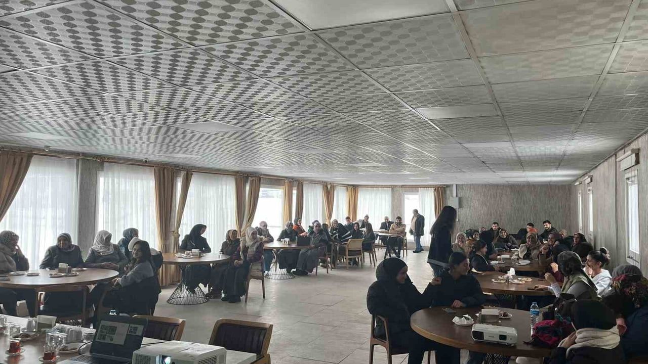 Diyadin'de 'Bağımlılıkla Mücadele' Semineri: Koruyucu Çalışmalar ve Toplumsal Dayanışma Vurgulandı