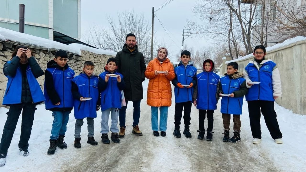 Diyadin'de Gençlerden Sokak Hayvanlarına Destek: Kış Kulübü ile Değerler Eğitimi