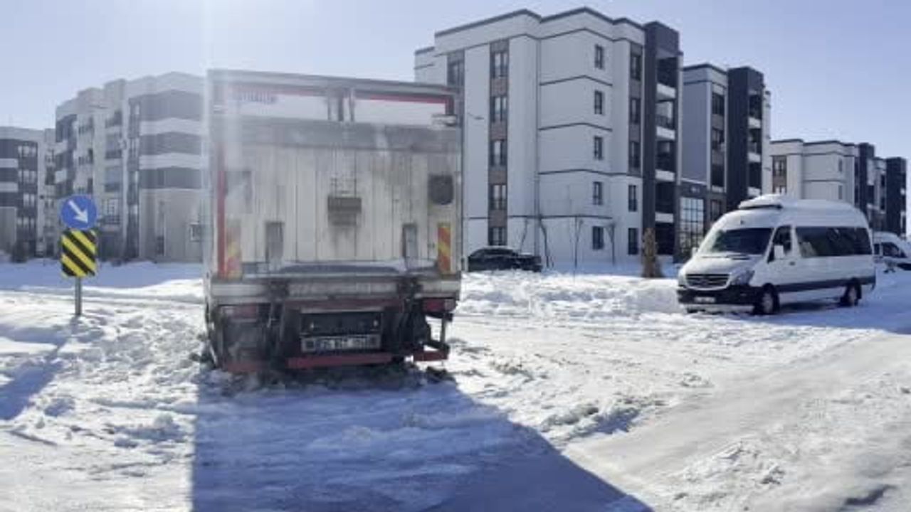 Diyarbakır'da 3 Gün Süren Yoğun Kar Ulaşımı Aksattı