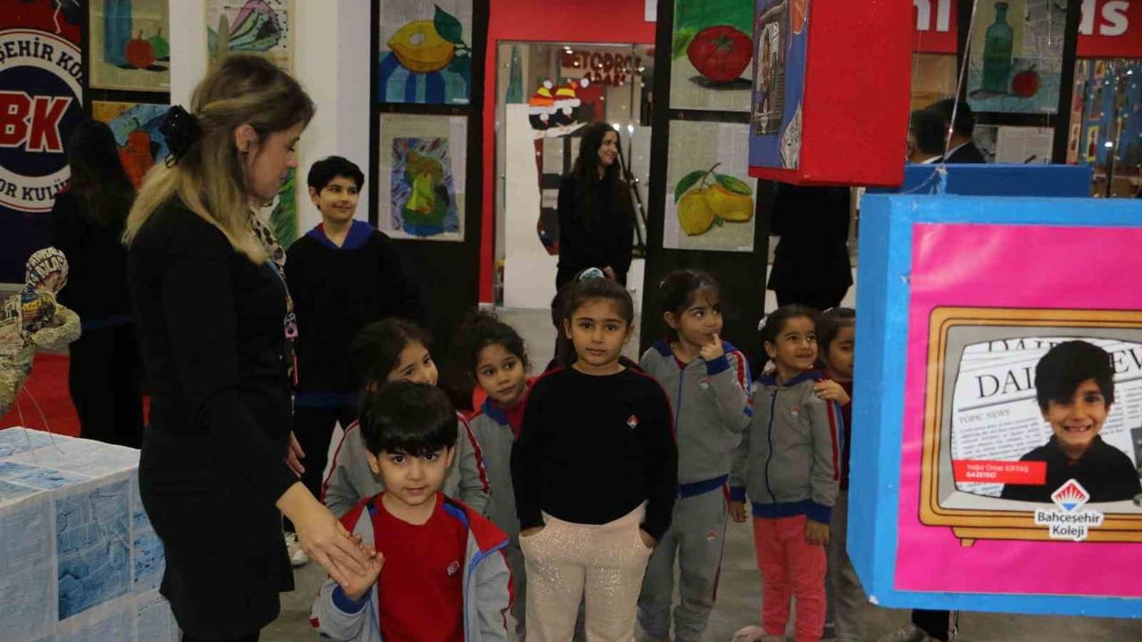 Diyarbakır'da Bahçeşehir Koleji öğrencilerinden Gazeteciler Günü'ne özel sergi