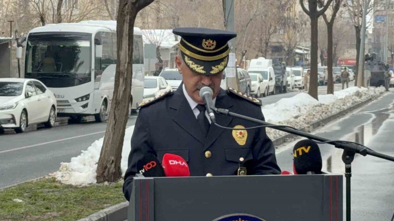 Diyarbakır'da Emniyet Müdürü Ali Gaffar Okkan, Şehadetinin 25. Yılında Şehit Edildiği Yerde Anıldı