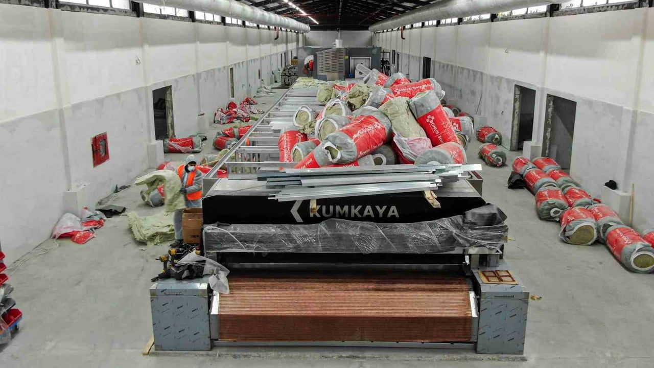 Diyarbakır'da Halk Ekmek Fabrikasında Fırın Montajı Sürüyor: Günlük 100 Bin Kapasite Hedefi