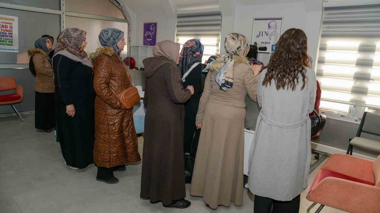 Diyarbakır'da JINKART: İkinci Dönemde 8 Bin Kadına Kart Dağıtıldı