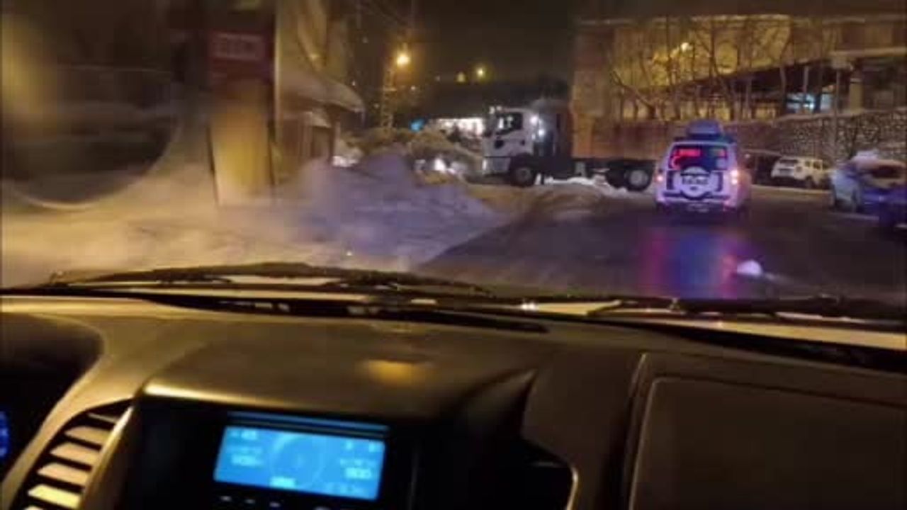 Diyarbakır'da kışta sağlık seferberliği: UMKE ve 112 kapalı yollarda hastalara ulaştı