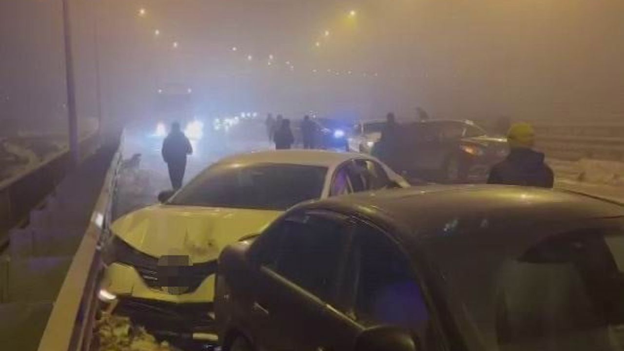 Diyarbakır'da zincirleme kaza: Buzlanma 7 aracı etkiledi, 4 kişi yaralandı