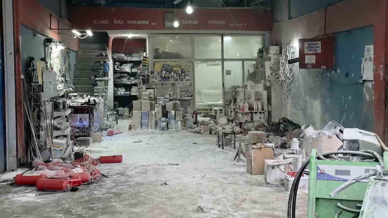 Diyarbakır Ergani'de oto sanayisinde soba sıkışması sonucu patlama: 4 yaralı