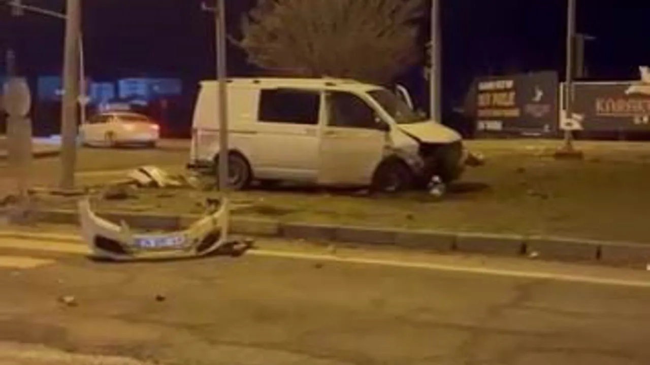 Diyarbakır Kayapınar'da iki aracın çarpışması: 2 yaralı